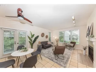 Photo #2: 22114107 Listing 