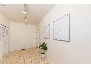 Photo #5: 22114107 Listing 