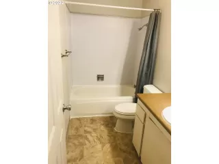 Photo #3: 22114327 Listing