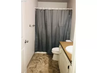 Photo #4: 22114327 Listing