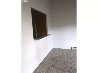 Photo #6: 22114327 Listing