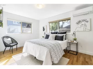 Photo #5: 22115207 Listing