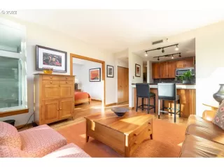 Photo #3: 22115752 Listing