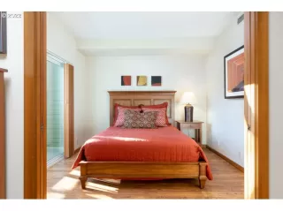 Photo #4: 22115752 Listing