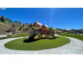 Photo #6: 22116537 Listing