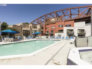 Photo #3: 22118485 Listing