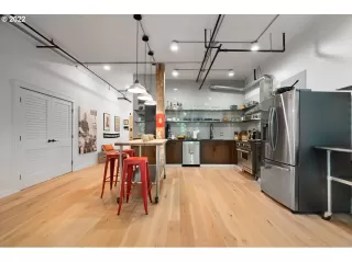 Photo #5: 22118868 Listing 