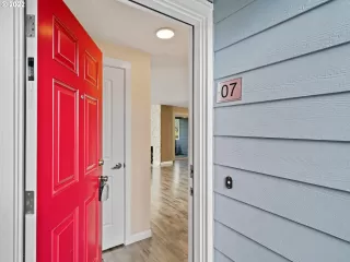 Photo #3: 22121712 Listing 