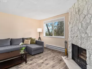 Photo #6: 22121712 Listing 