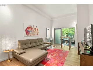 Photo #3: 22121788 Listing