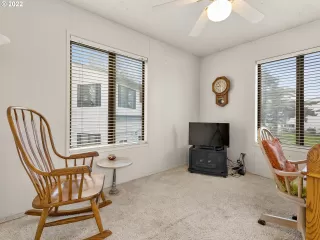 Photo #4: 22121879 Listing