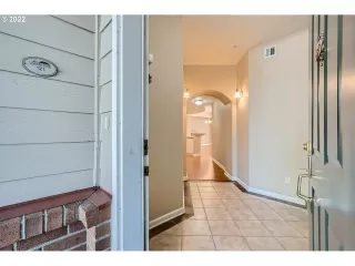 Photo #3: 22122416 Listing 