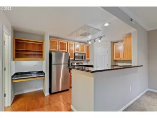 Photo #3: 22122449 Listing