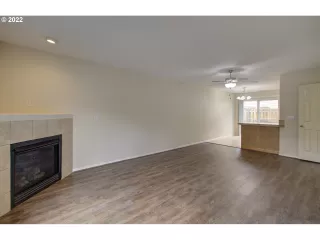 Photo #5: 22122974 Listing 