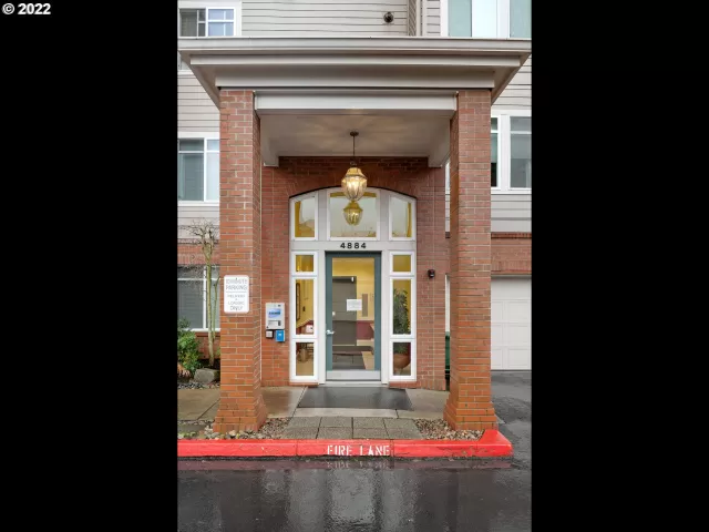 MLS: 22123381 Condo For Sale