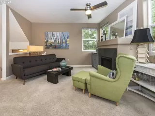 Photo #4: 22123678 Listing 