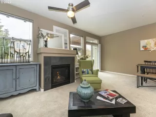 Photo #5: 22123678 Listing 