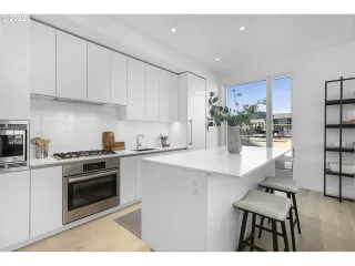 Photo #3: 22123793 Listing 