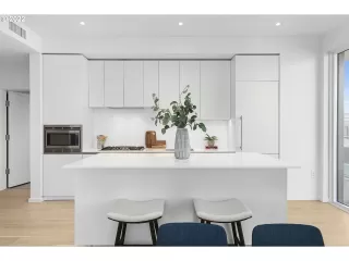 Photo #4: 22123793 Listing 