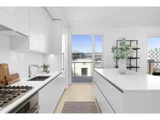 Photo #6: 22123793 Listing 