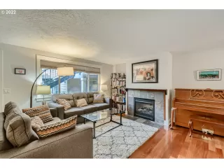 Photo #1: 22124128 Listing 