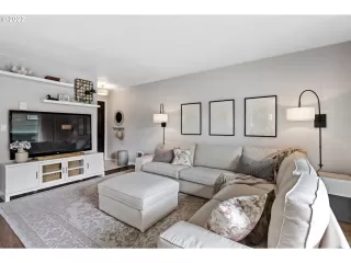 Photo #3: 22124872 Listing 