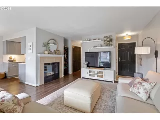 Photo #6: 22124872 Listing 