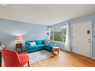 Photo #4: 22124885 Listing