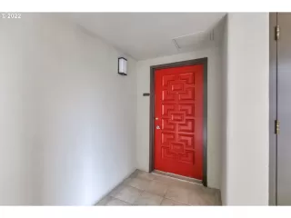 Photo #1: 22125014 Listing