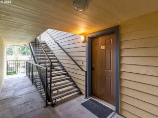 Photo #2: 22125412 Listing