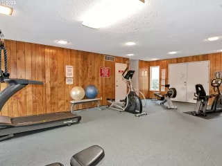 Photo #3: 22125452 Listing