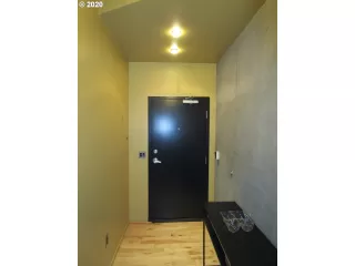 Photo #3: 22126388 Listing