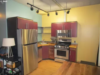 Photo #4: 22126388 Listing