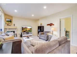 Photo #6: 22128730 Listing 