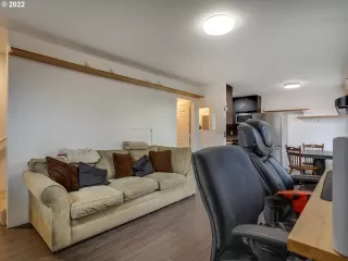 Photo #5: 22129200 Listing 