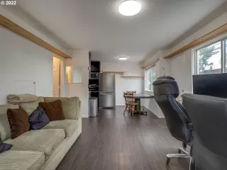 Photo #6: 22129200 Listing 