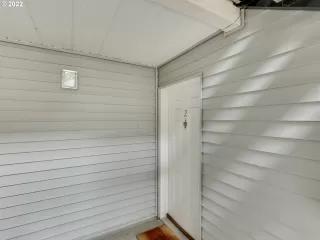 Photo #4: 22129810 Listing