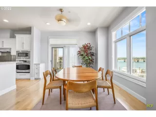 Photo #5: 22130294 Listing 