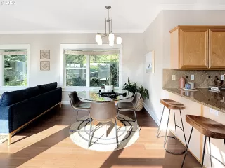 Photo #2: 22132130 Listing