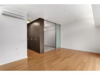 Photo #2: 22132554 Listing