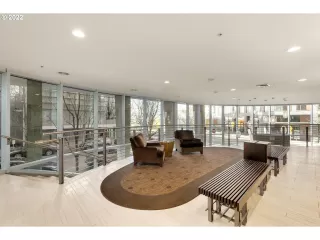 Photo #4: 22132695 Listing