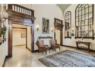 Photo #2: 22133831 Listing