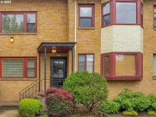 Photo #2: 22135408 Listing