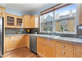 Photo #5: 22135523 Listing 