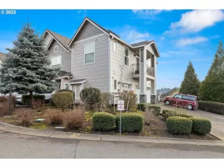 Photo #2: 22135715 Listing