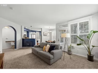 Photo #6: 22135715 Listing