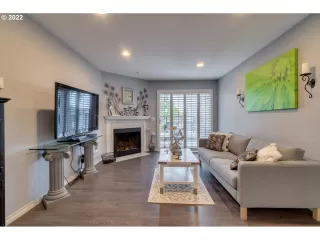 Photo #2: 22137050 Listing