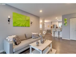 Photo #3: 22137050 Listing