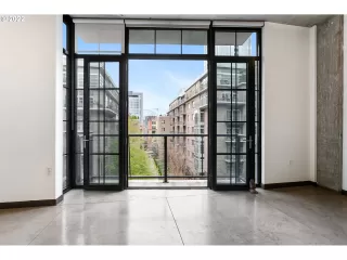 Photo #2: 22137436 Listing