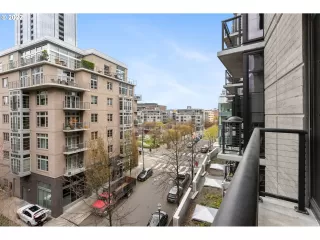 Photo #3: 22137436 Listing